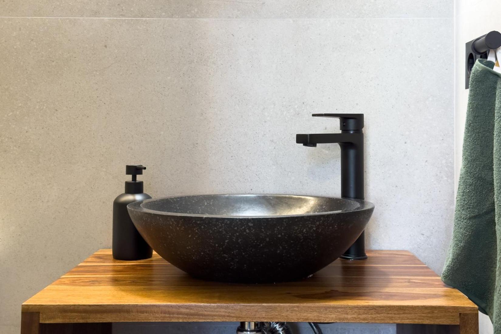 Oasis Suites Downtown 바르셀로나 외부 사진